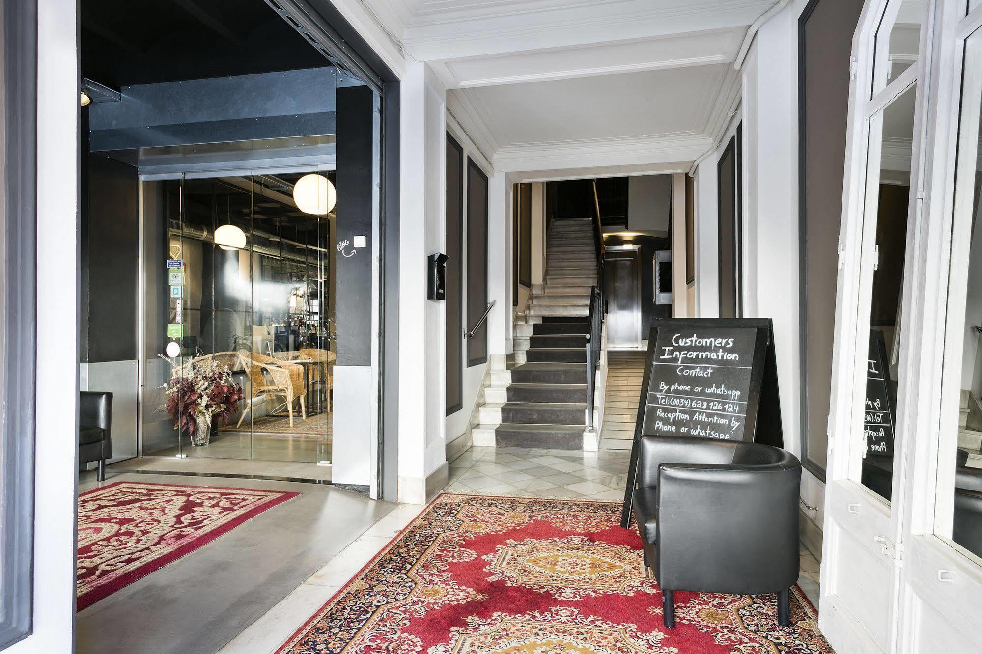 Fira Apartments By Gaiarooms برشلونة المظهر الخارجي الصورة