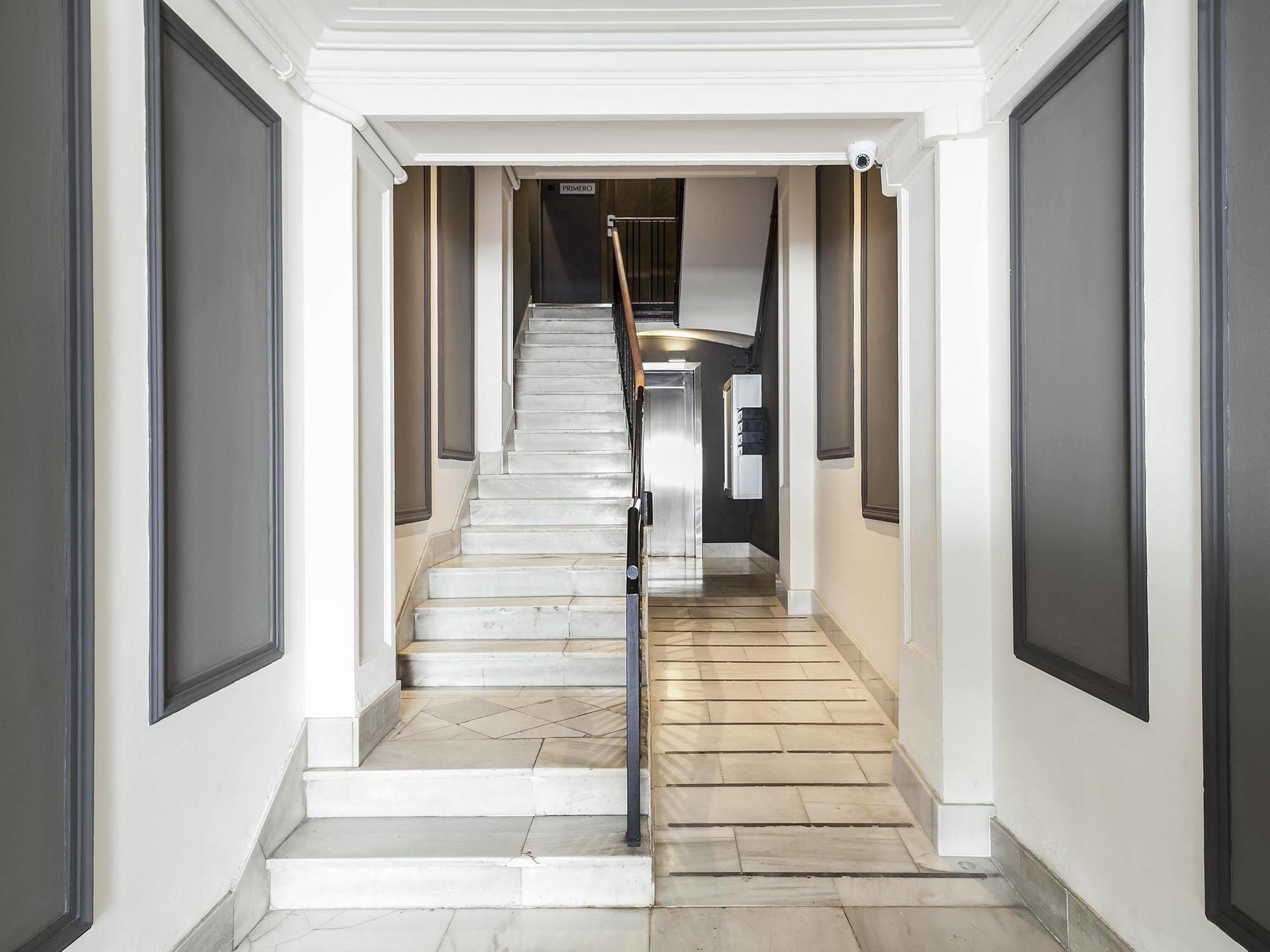 Fira Apartments By Gaiarooms برشلونة المظهر الخارجي الصورة